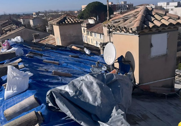 Réparation fuite de toiture à Avignon